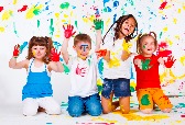 criancas-pintadas-brincando.jpg